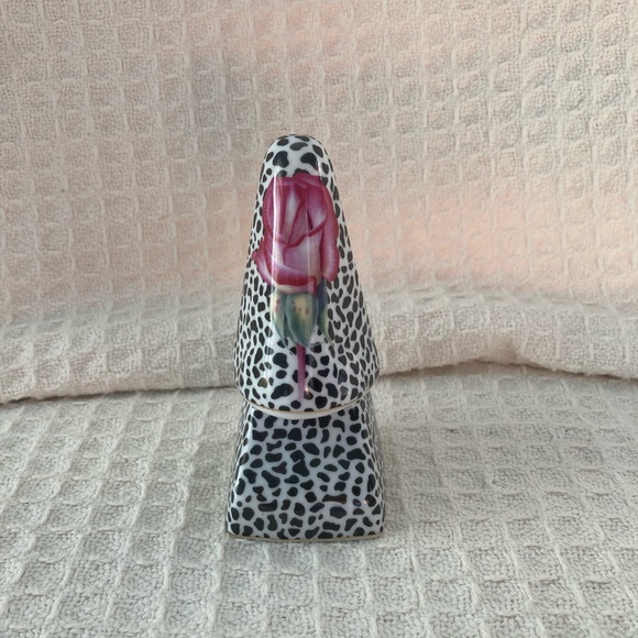 Sorelle Nose Shape Fine Porcelain Leopard Print With Rose Eye Glass Holder - Picture 1 of 7